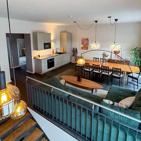 Schoenhaus Prenzlauer Berg - Grosszuegiges Design-Apartment